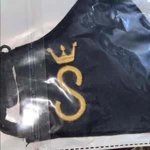Mask available on every alphabets.